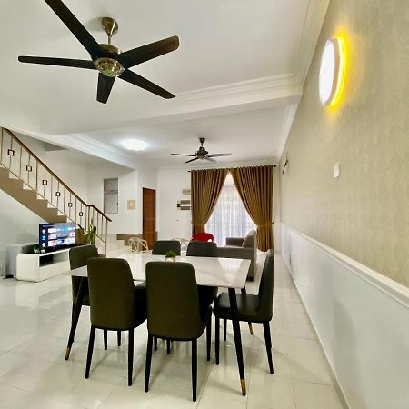 Comfy Sutera Seberang Jaya Villa Kampong Belah Dua Exteriör bild