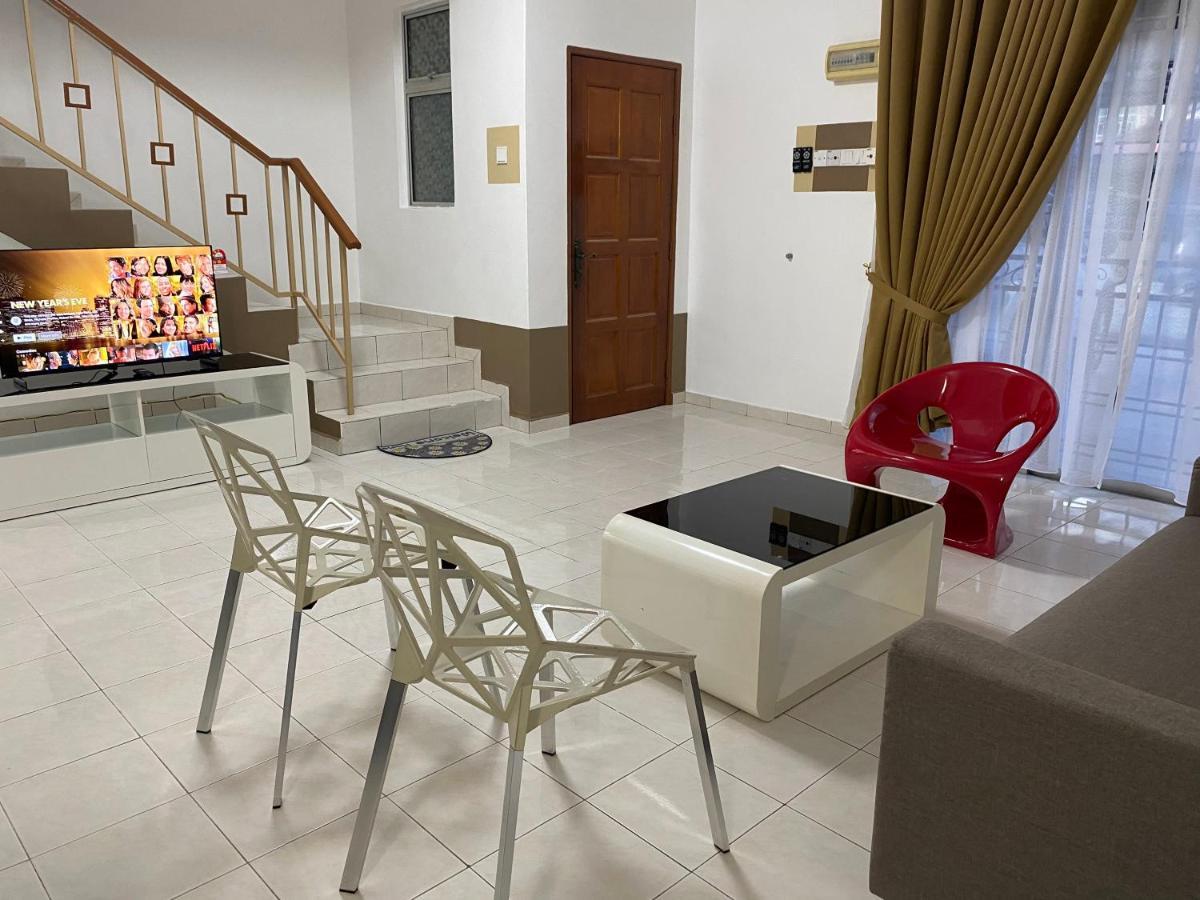 Comfy Sutera Seberang Jaya Villa Kampong Belah Dua Exteriör bild