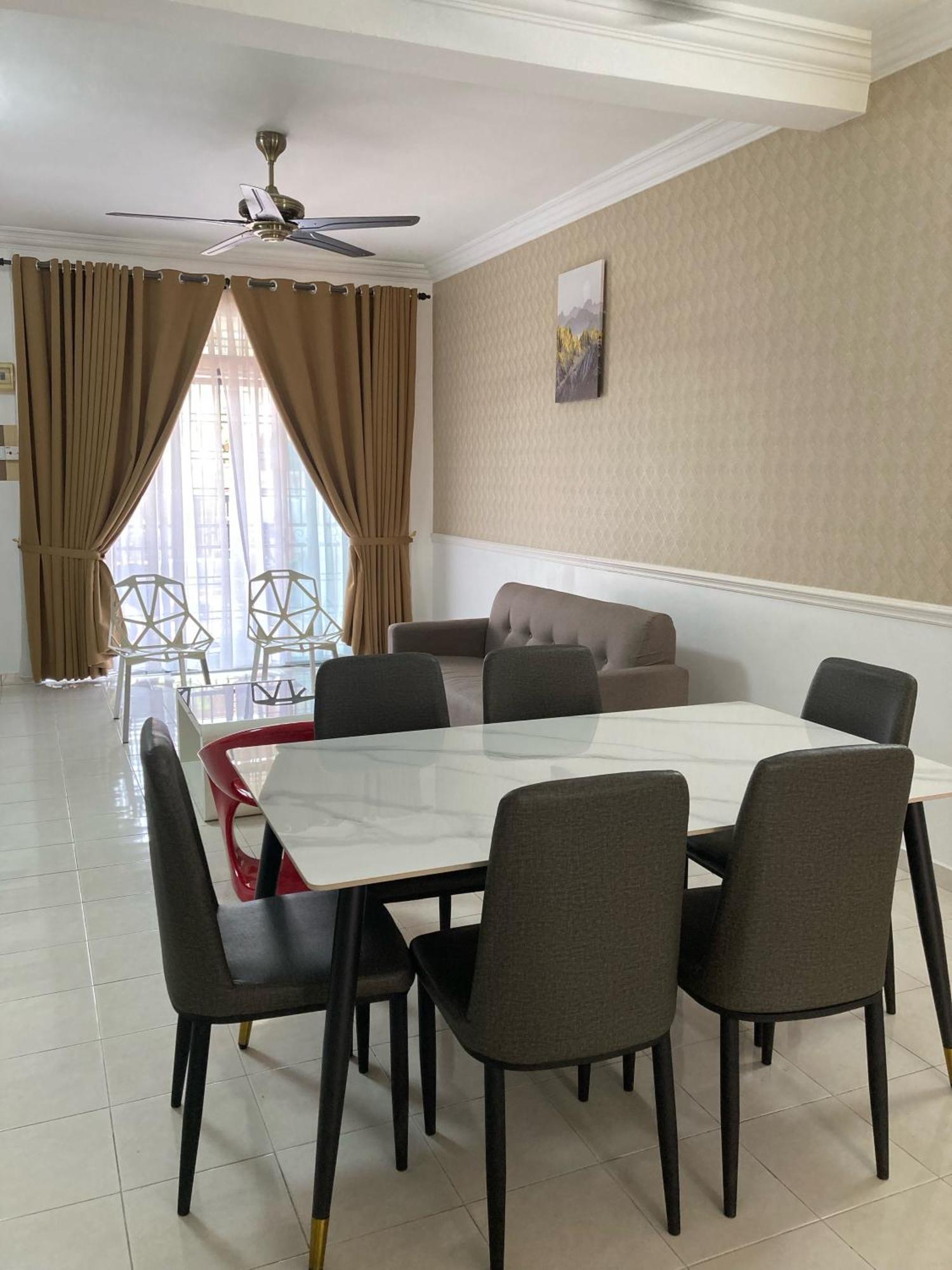 Comfy Sutera Seberang Jaya Villa Kampong Belah Dua Exteriör bild