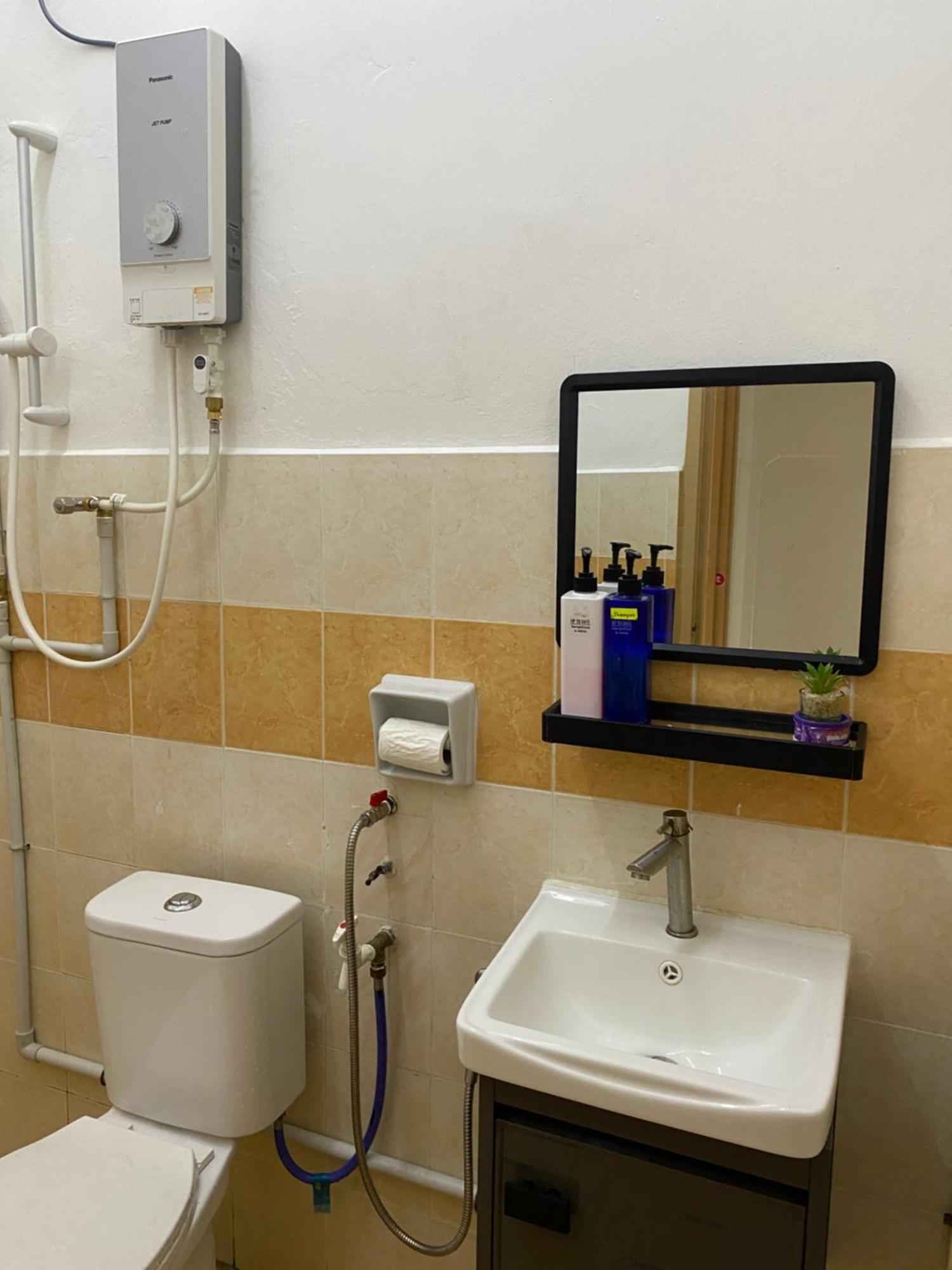 Comfy Sutera Seberang Jaya Villa Kampong Belah Dua Exteriör bild